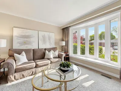 22 Friar Tuck Road, Markham, On L3p 1l9