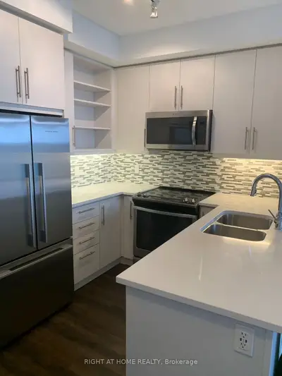 65 Oneida Crescent 1710, Richmond Hill, On L4b 0a1
