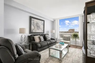 326 Major Mackenzie Drive E 805, Richmond Hill, On L4c 8t4