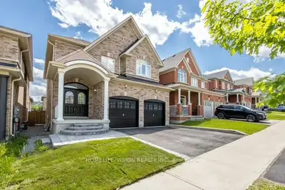 19 Grey Wing Avenue, Georgina, On L4p 0e8