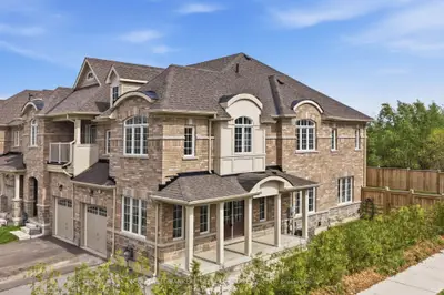 35 N Cliff Thompson Court, Georgina, On L0e 1r0