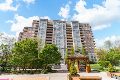 29 Northern Hts Drive 408, Richmond Hill, On L4b 4l8