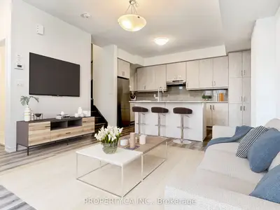 31 Almond Blossom Mews 146, Vaughan, On L4k 0n7