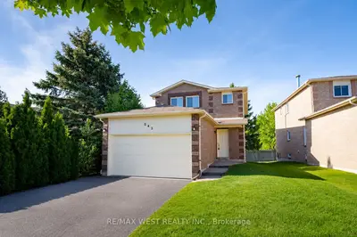 242 Bernard Avenue, Richmond Hill, On L4s 1e2