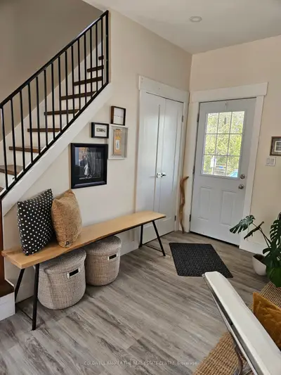 61 Brock Street E B, Uxbridge, On L9p 1k2