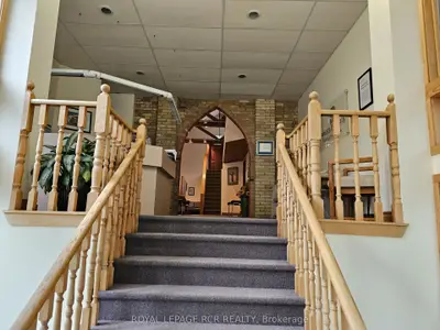 411 Queen Street Upper #1, Newmarket, On L3y 2g9