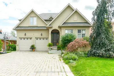 7 Scott Drive Upper, Richmond Hill, On L4c 6v5