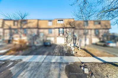 11 Plaisance Road 3, Richmond Hill, On L4c 5h1