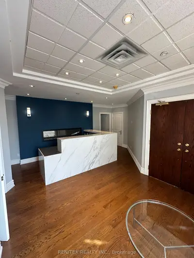 7577 Keele Street 102, Vaughan, On L4k 4x3