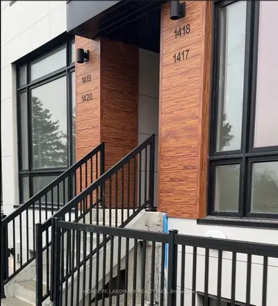 15 David Eyer Road 1418, Richmond Hill, On L4s 1m4