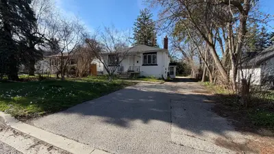 95 Roseview Avenue, Richmond Hill, On L4c 1c6