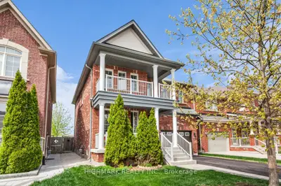 181 Emma Broadbent Court, Newmarket, On L3x 3k9