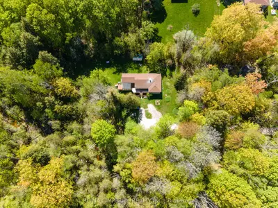 6 Edith Street, Georgina, On L0e 1l0