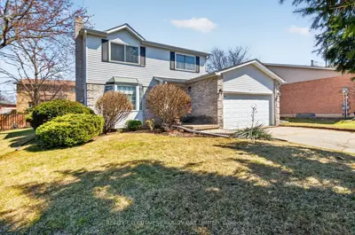 346 Darlington Crescent, Newmarket, On L3y 6n4