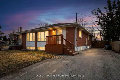 122 Septonne Avenue, Newmarket, On L3y 2w3