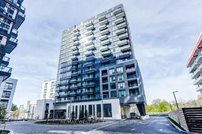 3 Rosewater Street 618w, Richmond Hill, On L4c 5t6