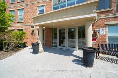 22 James Hill Court 214, Uxbridge, On L9p 1y6