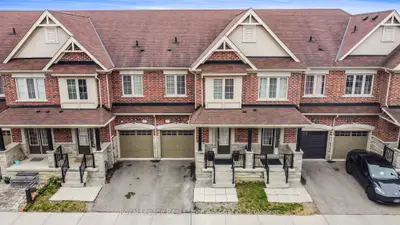41 Mazarine Lane, Richmond Hill, On L4s 0g2