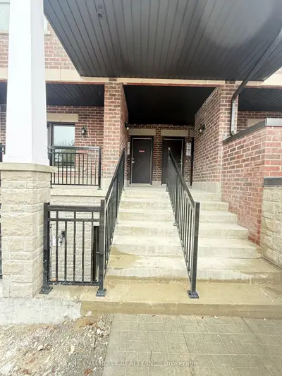 111-15100 Yonge Street 235, Aurora, On L4g 4c8