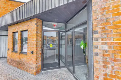 556 Edward Avenue 84, Richmond Hill, On L4c 9y5