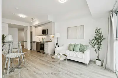 185 Deerfield Road 018, Newmarket, On L3y 0g7