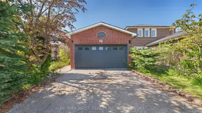 48 Gray Crescent, Richmond Hill, On L4c 5v5