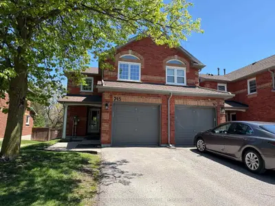 745 Caradonna Crescent, Newmarket, On L3x 1w5