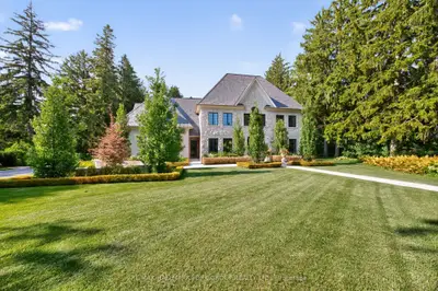 108 Kennedy Street W, Aurora, On L4g 2l7