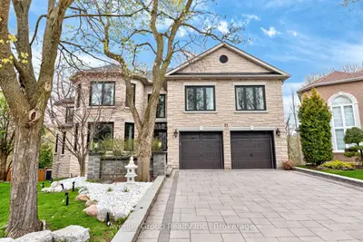 21 Palace Court, Richmond Hill, On L4b 4c3
