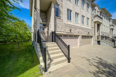 29 Plowman Lane, Richmond Hill, On L4s 0g4