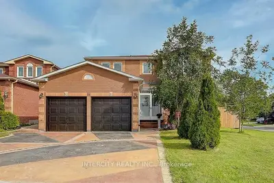 57 Yorkland Street, Richmond Hill, On L4c 9z4