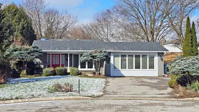 827 Legge Court, Newmarket, On L3y 3j1