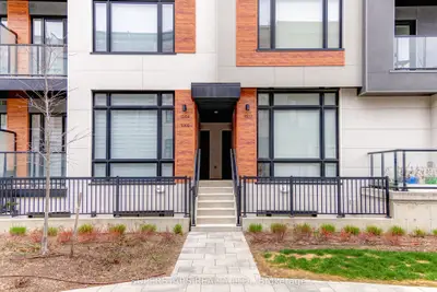 14 David Eyer Road 1005, Richmond Hill, On L4s 1m4