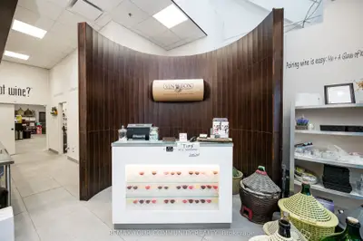 27 Roytec Road 4a, Vaughan, On L4l 8e3