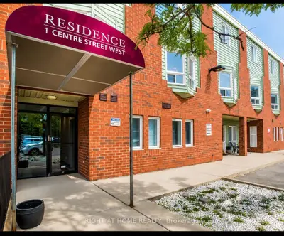 1 Center Street W 210, Richmond Hill, On L4c 3p3