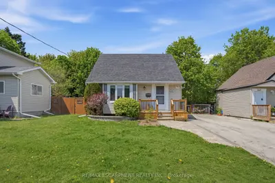 261 Andrew Street, Newmarket, On L3y 1h1
