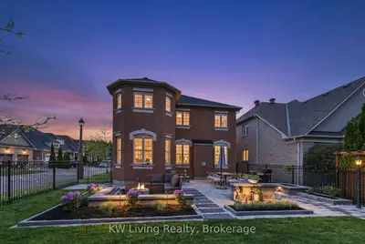 2 Sunrise Ridge Trail, Whitchurch-stouffville, On L4a 0c9