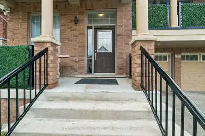 23 Cyprus Glen, East Gwillimbury, On L9n 0s9