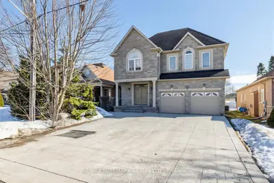69 B Elm Grove Avenue, Richmond Hill, On L4e 2v4