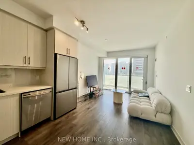 105 Oneida Crescent 306, Richmond Hill, On L4b 0h6