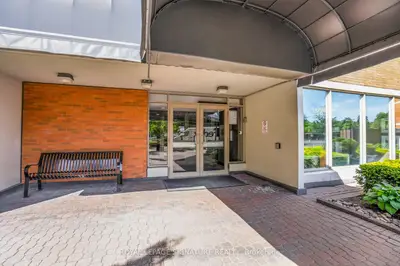 7811 Yonge Street 103, Markham, On L3t 4s3