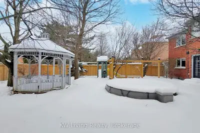 24 Highview Crescent, Richmond Hill, On L4b 2t7
