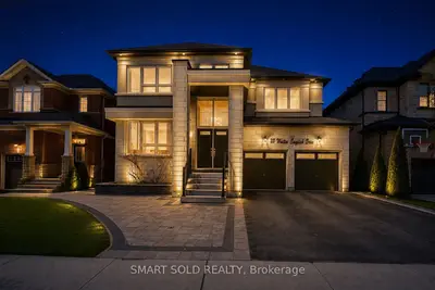 207 Walter English Drive, East Gwillimbury, On L9n 0r8