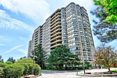 32 Clarissa Drive 620, Richmond Hill, On L4c 9r7