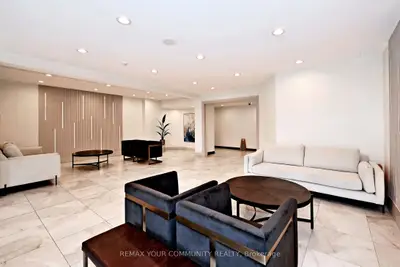 32 Clarissa Drive 620, Richmond Hill, On L4c 9r7