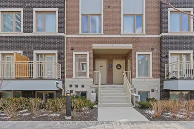 31 Honeycrisp Crescent 57, Vaughan, On L4k 0n6