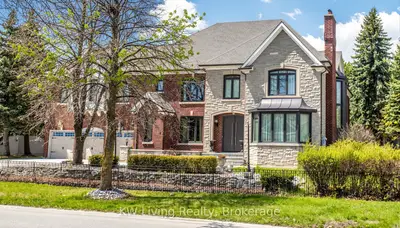 2 Cortina Court N, Richmond Hill, On L4b 2g8