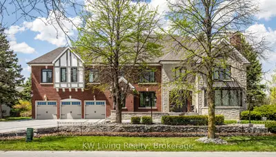 2 Cortina Court N, Richmond Hill, On L4b 2g8