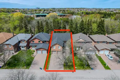 24 Loyal Blue Crescent, Richmond Hill, On L4s 1a3