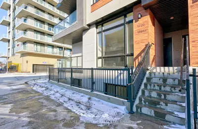 8 David Eyer Road 1221, Richmond Hill, On L4s 0n5
